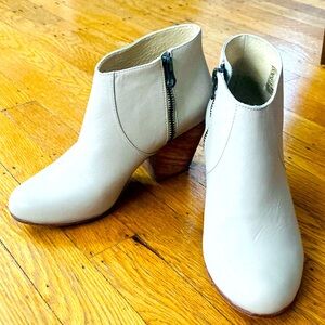 Fortress of Inca - Adriana Coco - Stone Color Booties